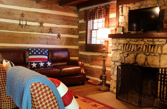 Cabin 5 “Stars & Stripes” Room Image